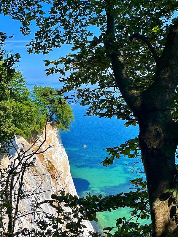 ВЫСОКИЙ   БЕРЕГ - Анатолий Малобродский