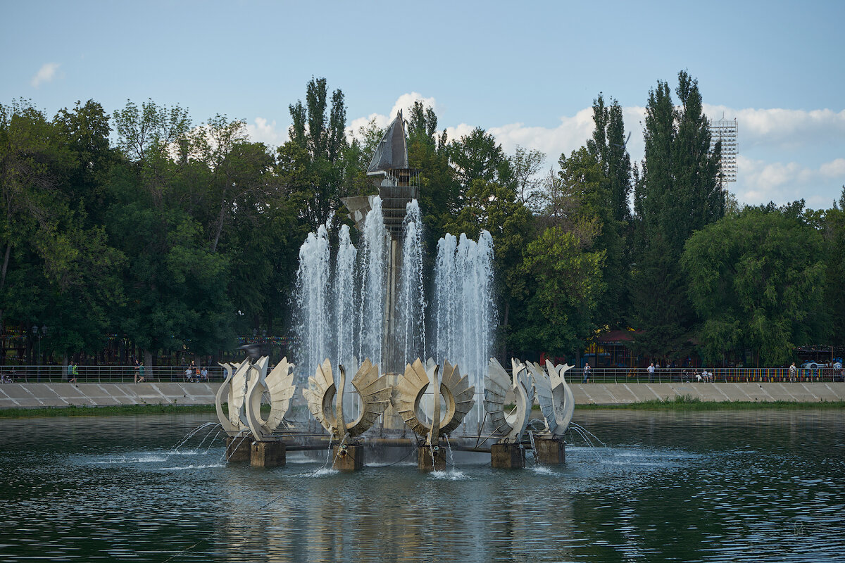 Парк металлургов, запуск обновлённого фонтана - Олег Манаенков
