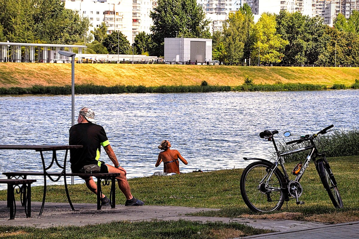 Отдых велосипедиста,,, - Анатолий Колосов