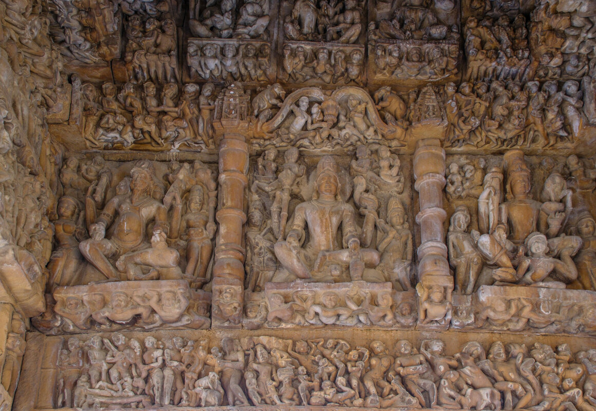 Скульпутра в храме Garhi Padavali Morena - Георгий А Скульпутра в храме Garhi Padavali Morena - Георгий А