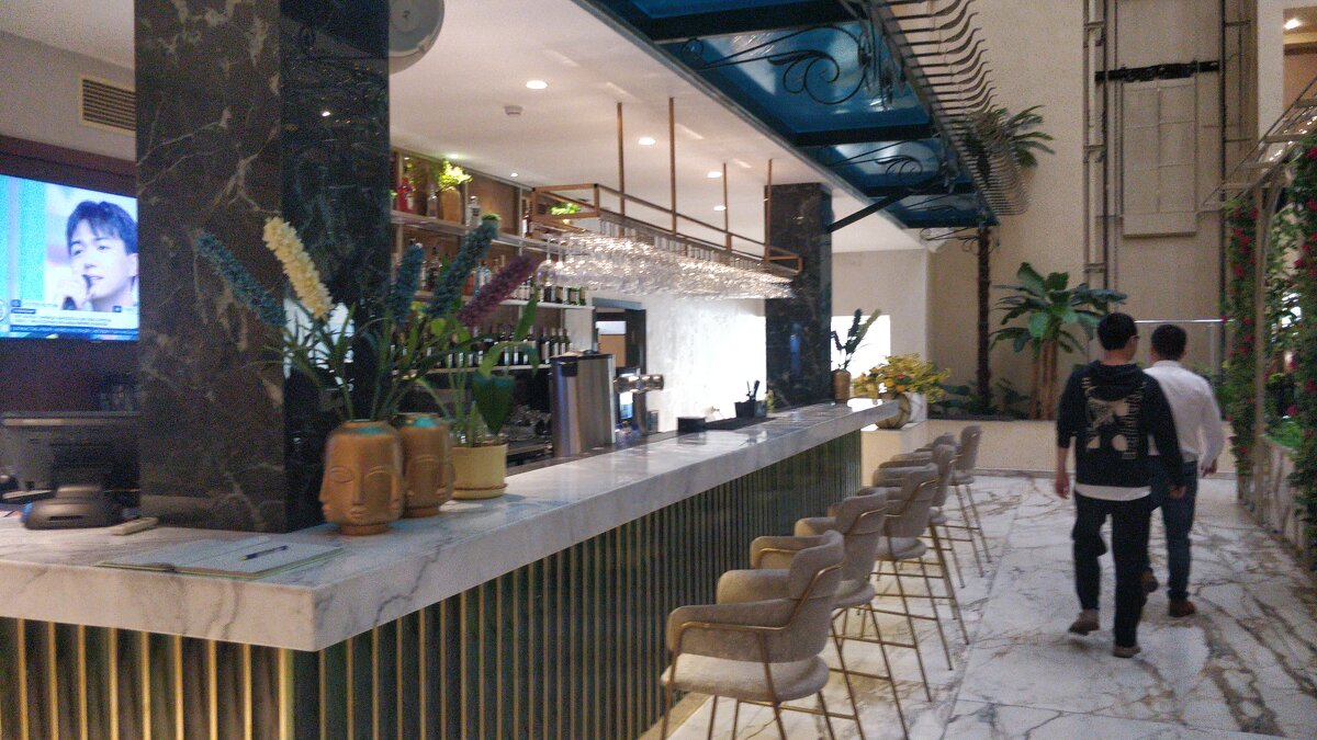 Играет негромкая музыка - Георгиевич 