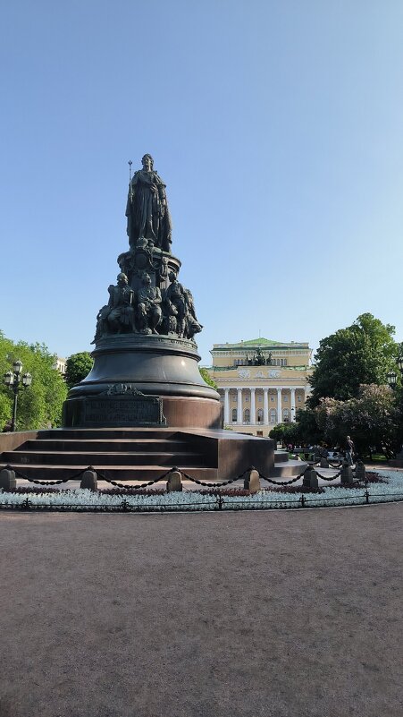 Памятник Екатерине. - Ольга 