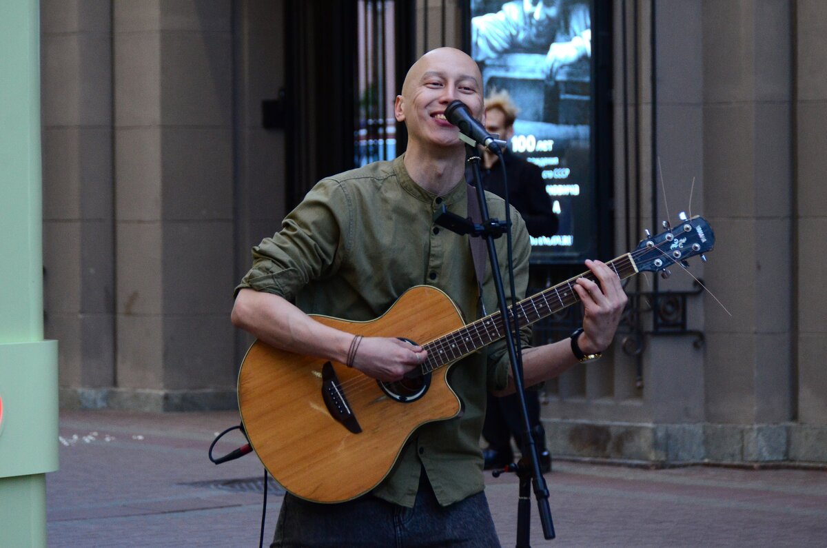 Певец. - Наталья Вязигина