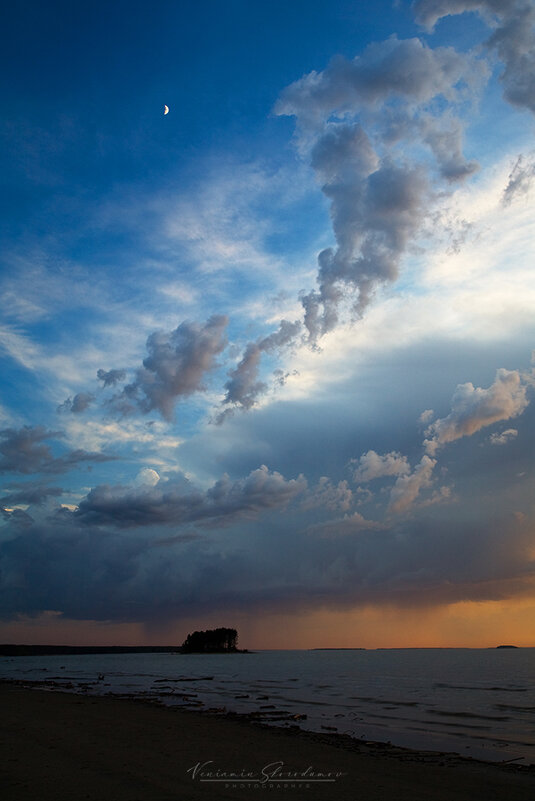 Гроза над островком 2 - Вениамин Скородумов