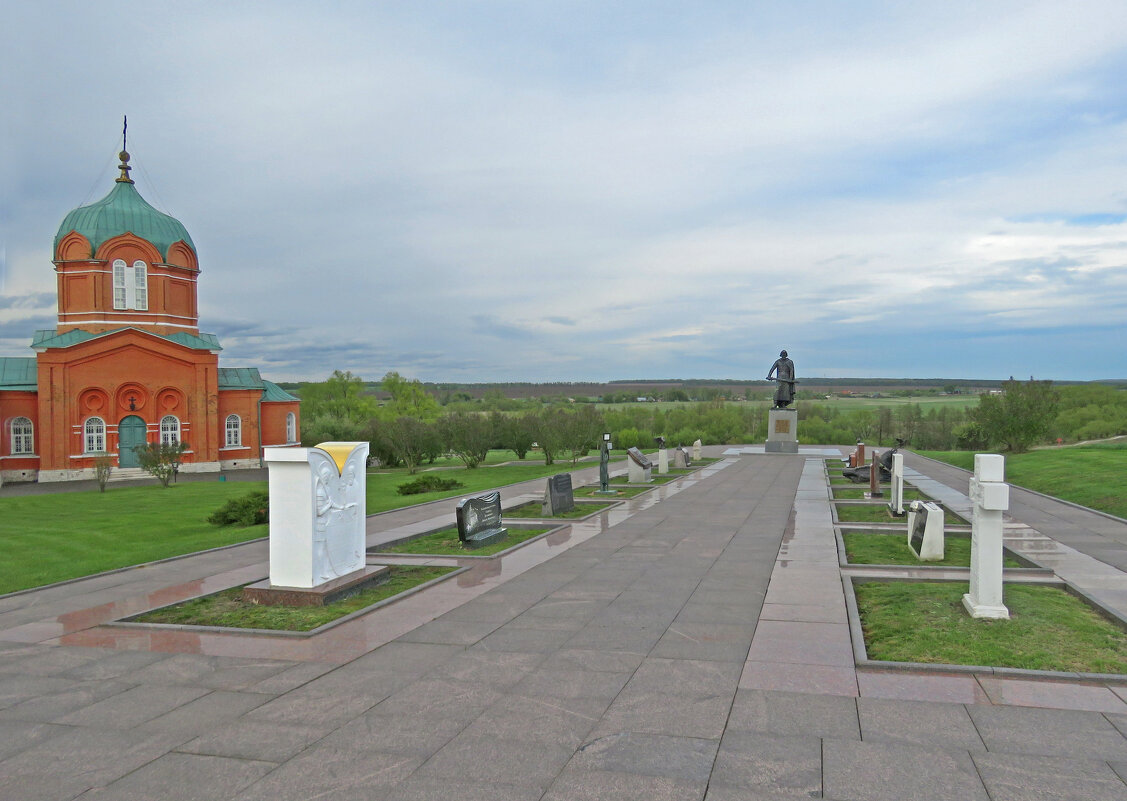 Аллеи Памяти и Единства в Монастырщино. - ИРЭН@ .