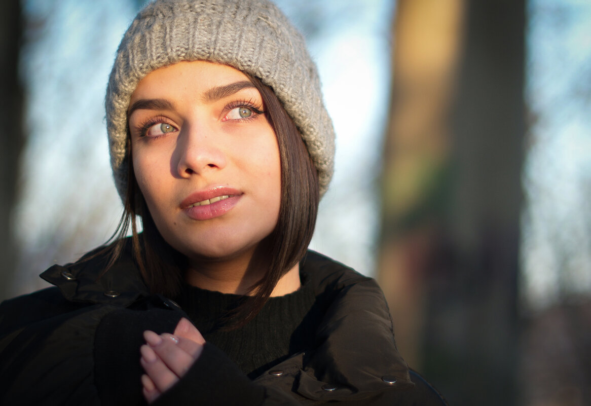 Женский портрет . - Александр Кордюков