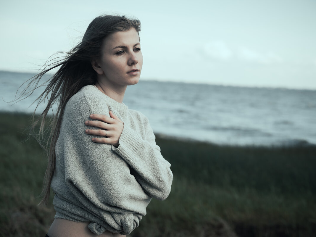 На берегу моря - Максим 