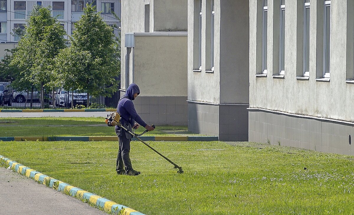 Всё косят и косят - Валерий Иванович