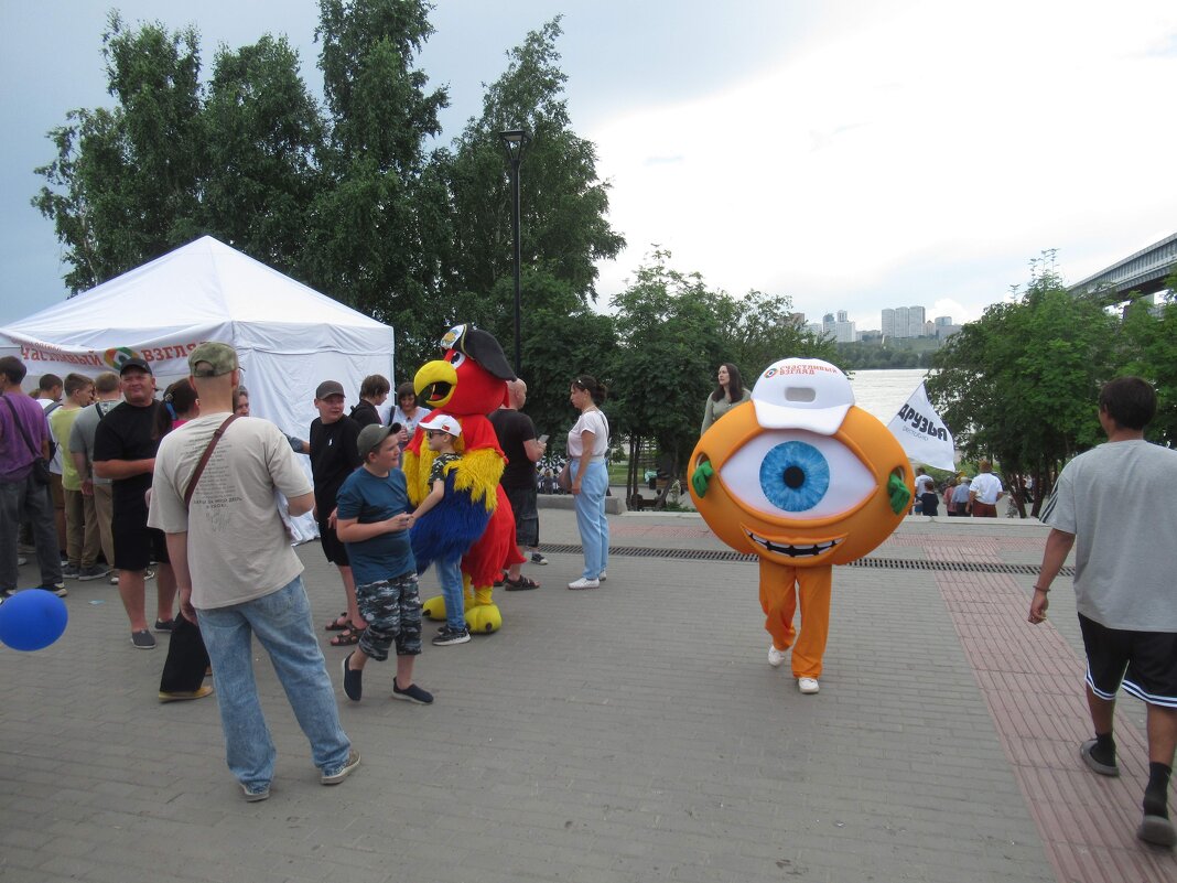 День города. Эпизод. - Андрей Макурин