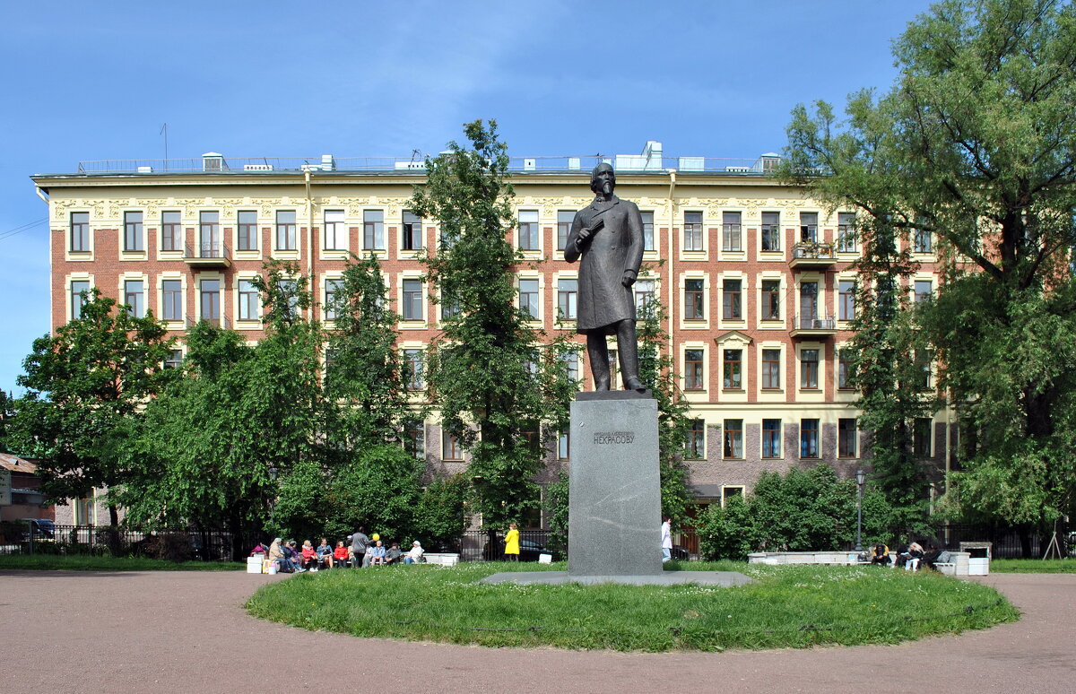 Поэту, писателю и публицисту - AleksSPb Лесниченко