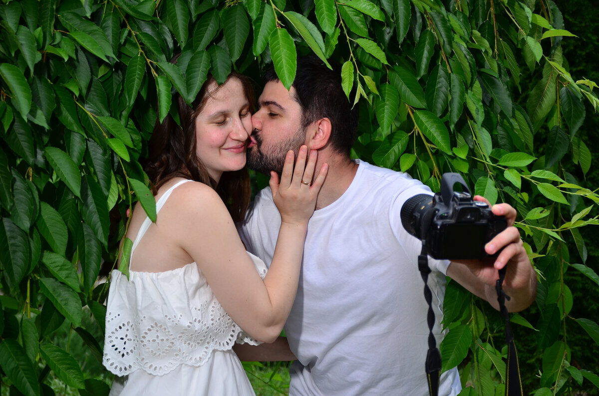 Прогулка у фонтана 5 - александр донченко