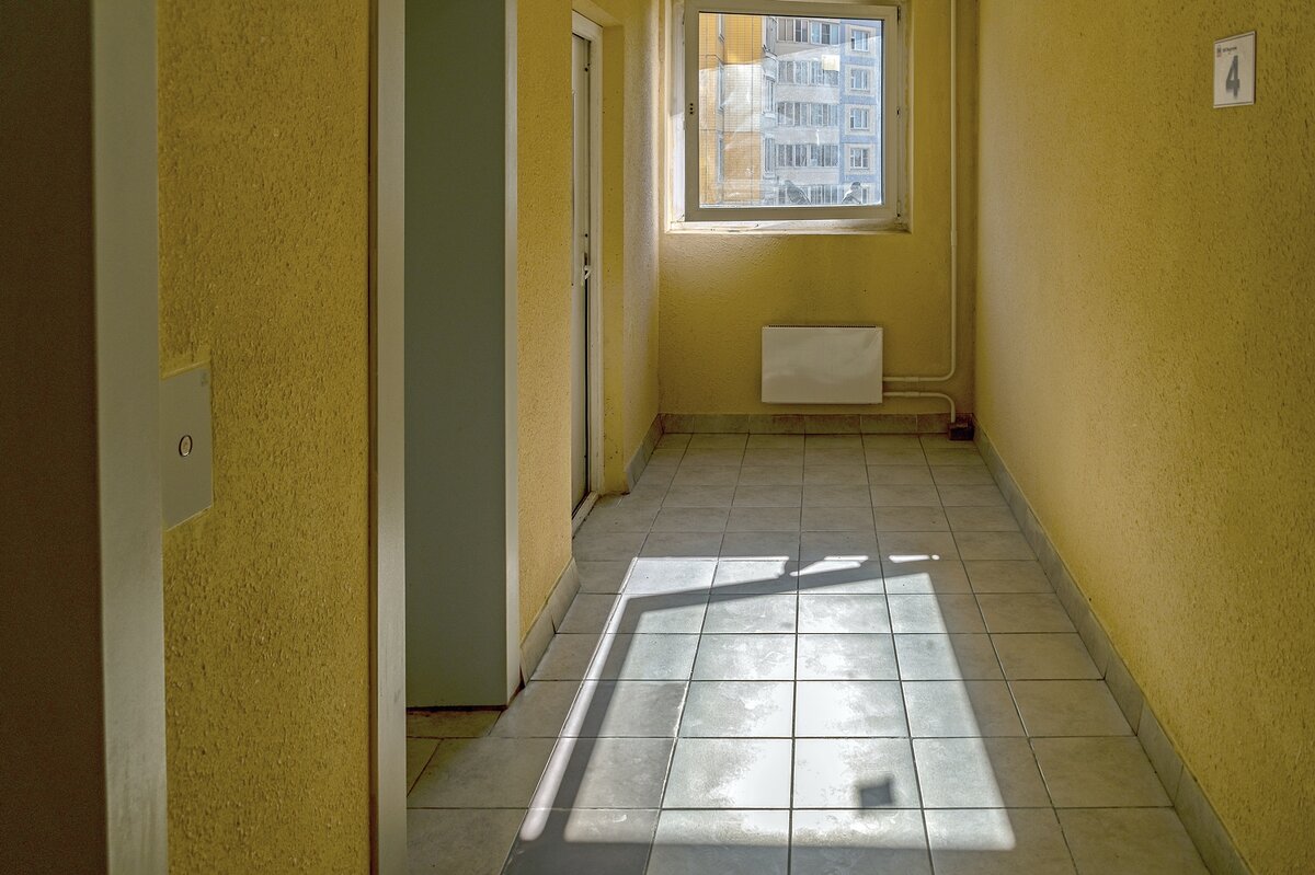 На четвёртом этаже - Валерий Иванович