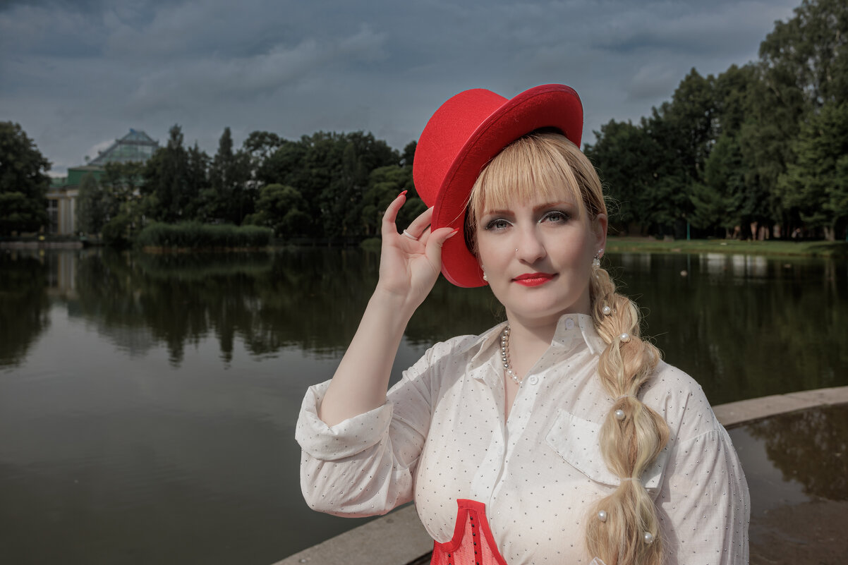 В красном цилиндре у тихой воды - Валерий Паршин