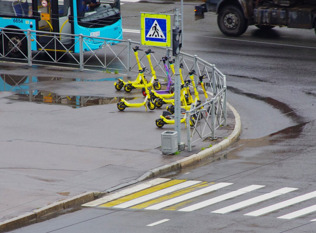 Самокаты не нужны сегодня... - Юрий Куликов Самокаты не нужны сегодня... - Юрий Куликов