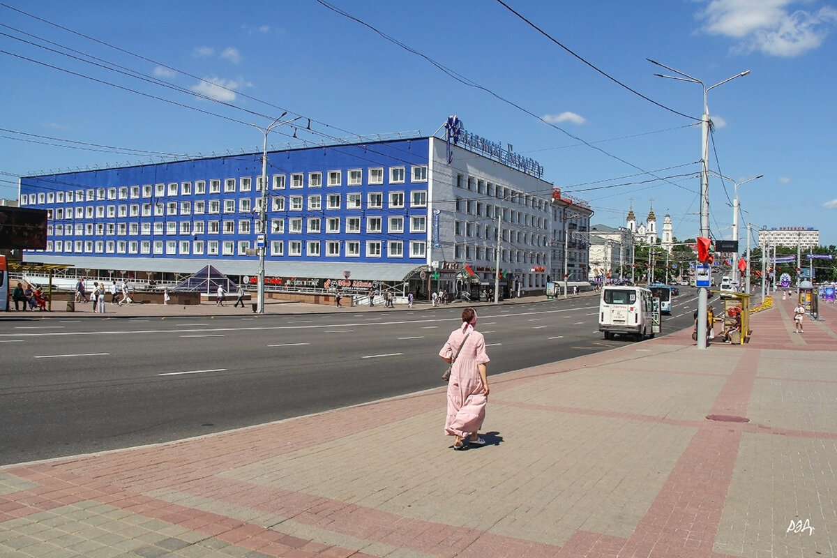 *** - Роланд Дубровский