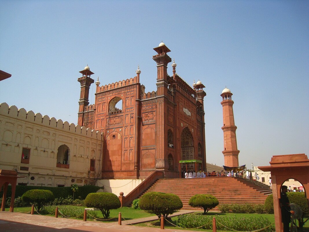 Главный вход в мечеть Бадшахи, Пакистан. - unix (Илья Утропов)