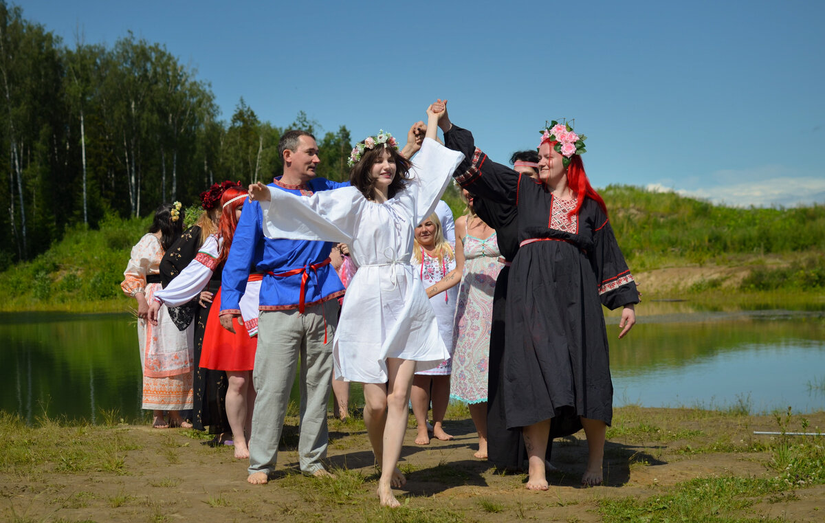 Танцы и хороводы (Праздник Ивана Купалы) - Магомед .