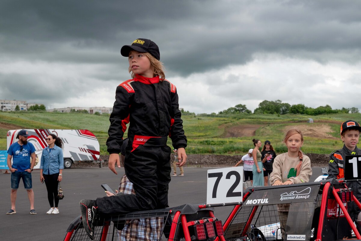 *** - Валерий Михмель 