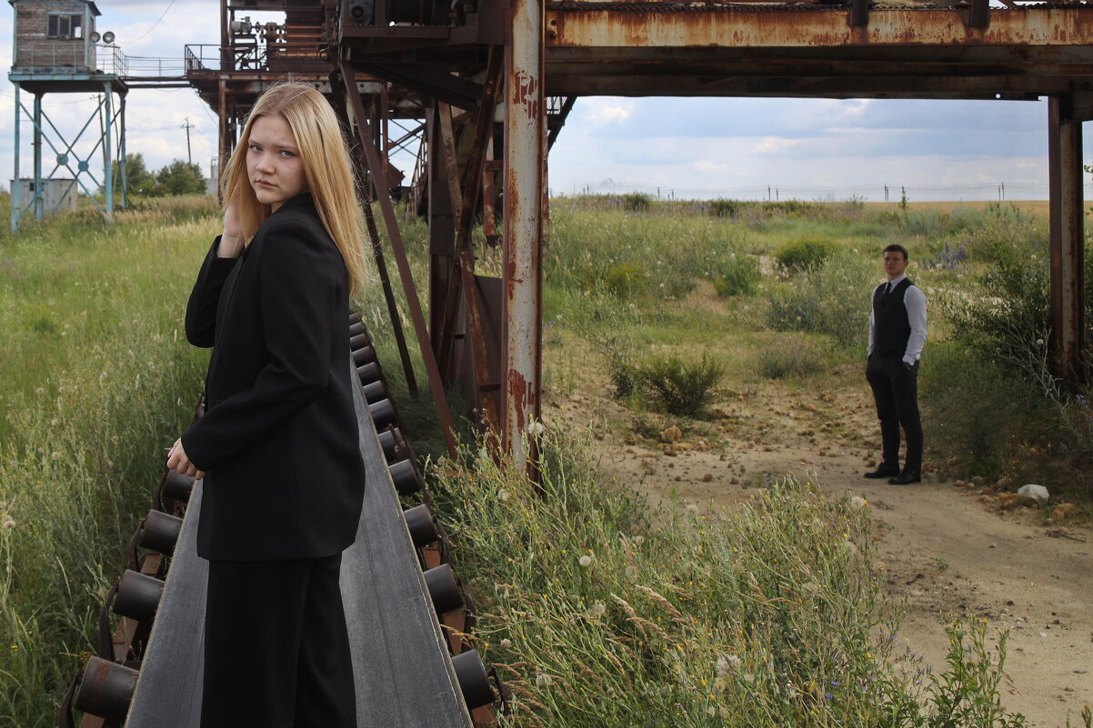 Я к тебе не подойду И ты ко мне... - Сергей 