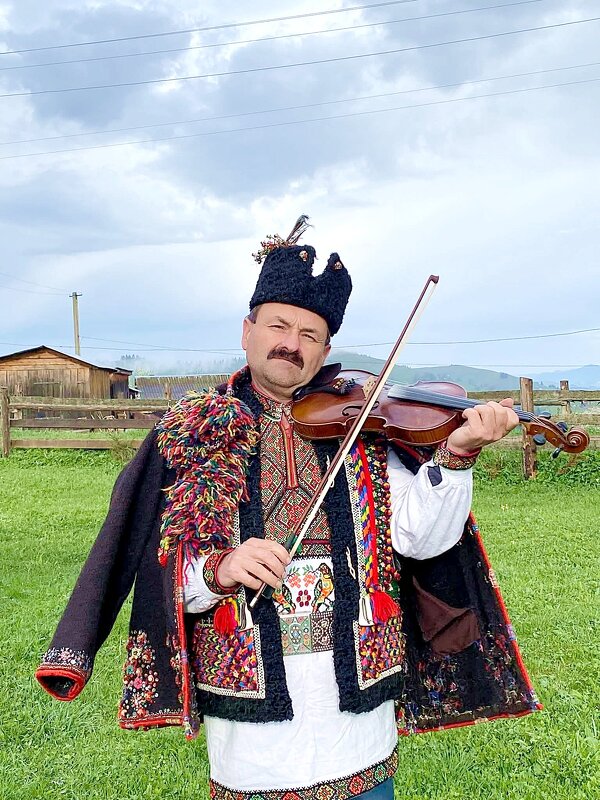 Карпати звучить скрипка - Степан Карачко