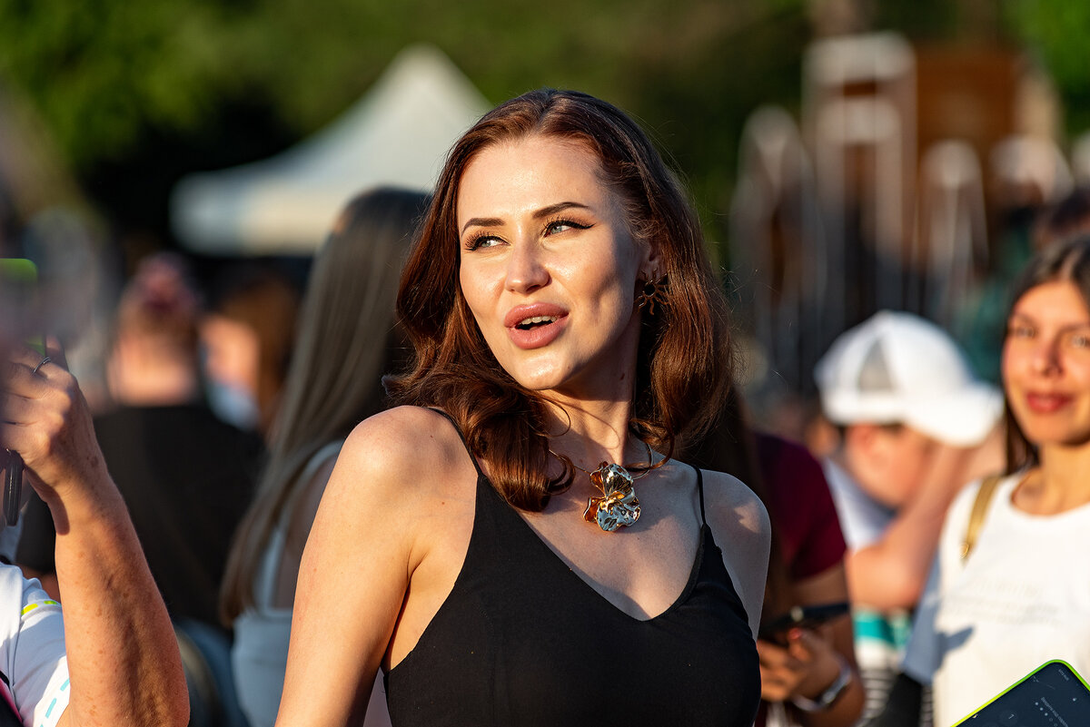 Не знакомая девушка на празднике. - Вадим Федотов 