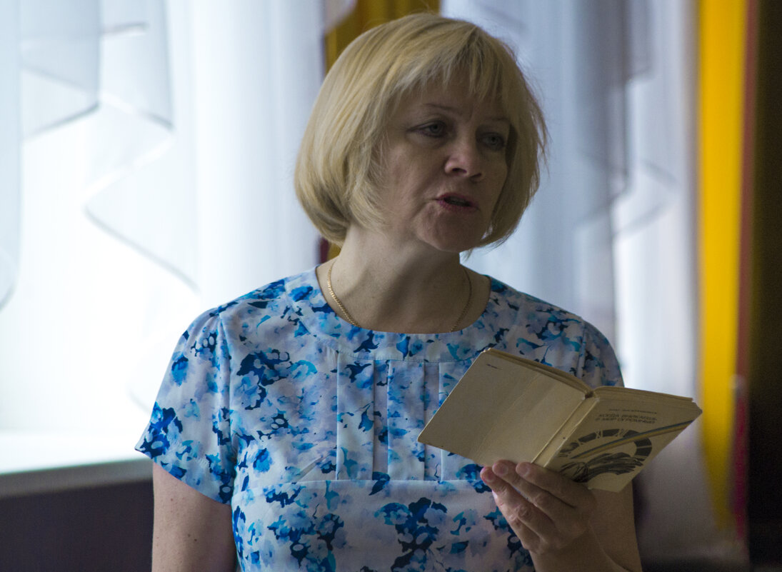 Удмуртия - Л.В. Дерендяева читает стихи Олег Поскрёбышев - Владимир Максимов