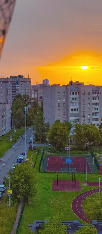 Июльским знойным вечером в Ижевске - Леонид Абросимов