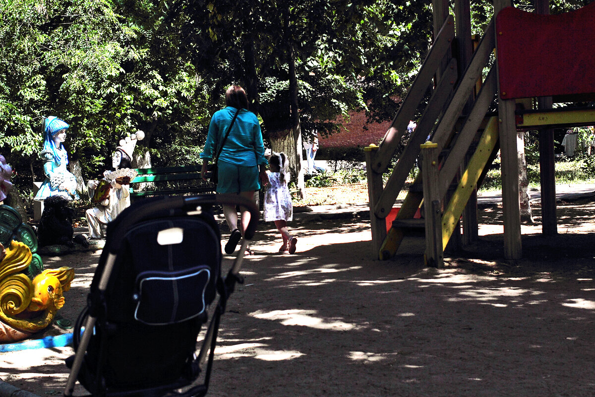 В парке - Юрий Гайворонскiий