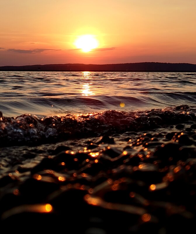 Камни в закатном солнце как янтарь - светлана льдокова