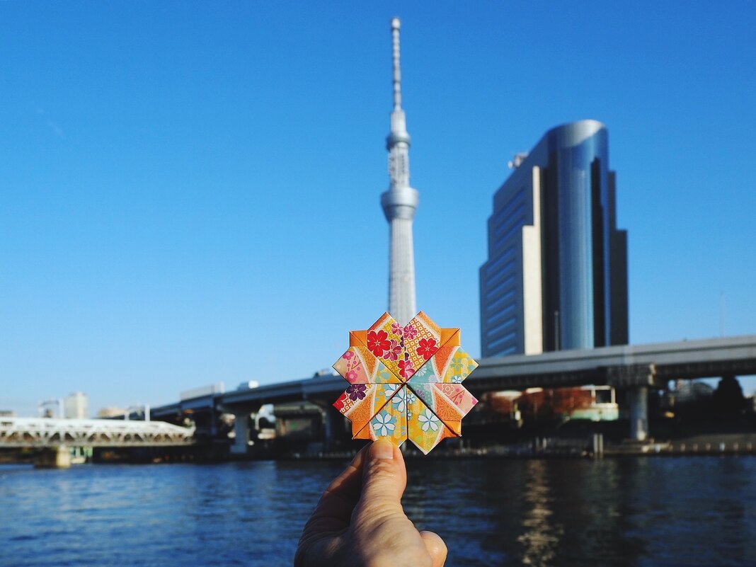Оригами на фоне Телебашни Tokyo Skytree - Civetta ***