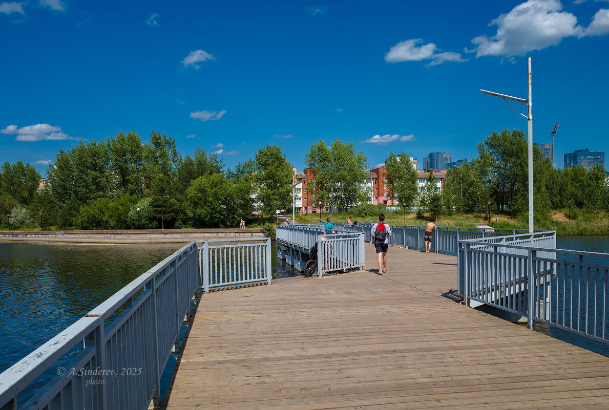 На мосту через Мещерское озеро - Александр Синдерёв