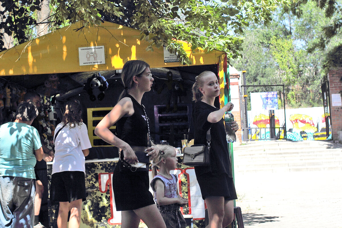 На прогулке - Юрий Гайворонскiий