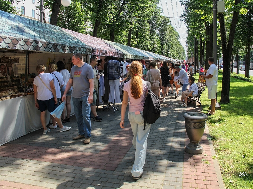 *** - Роланд Дубровский