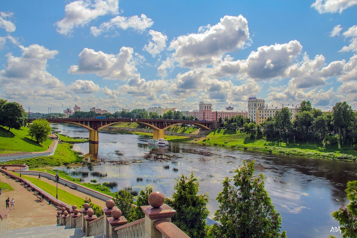 *** - Роланд Дубровский