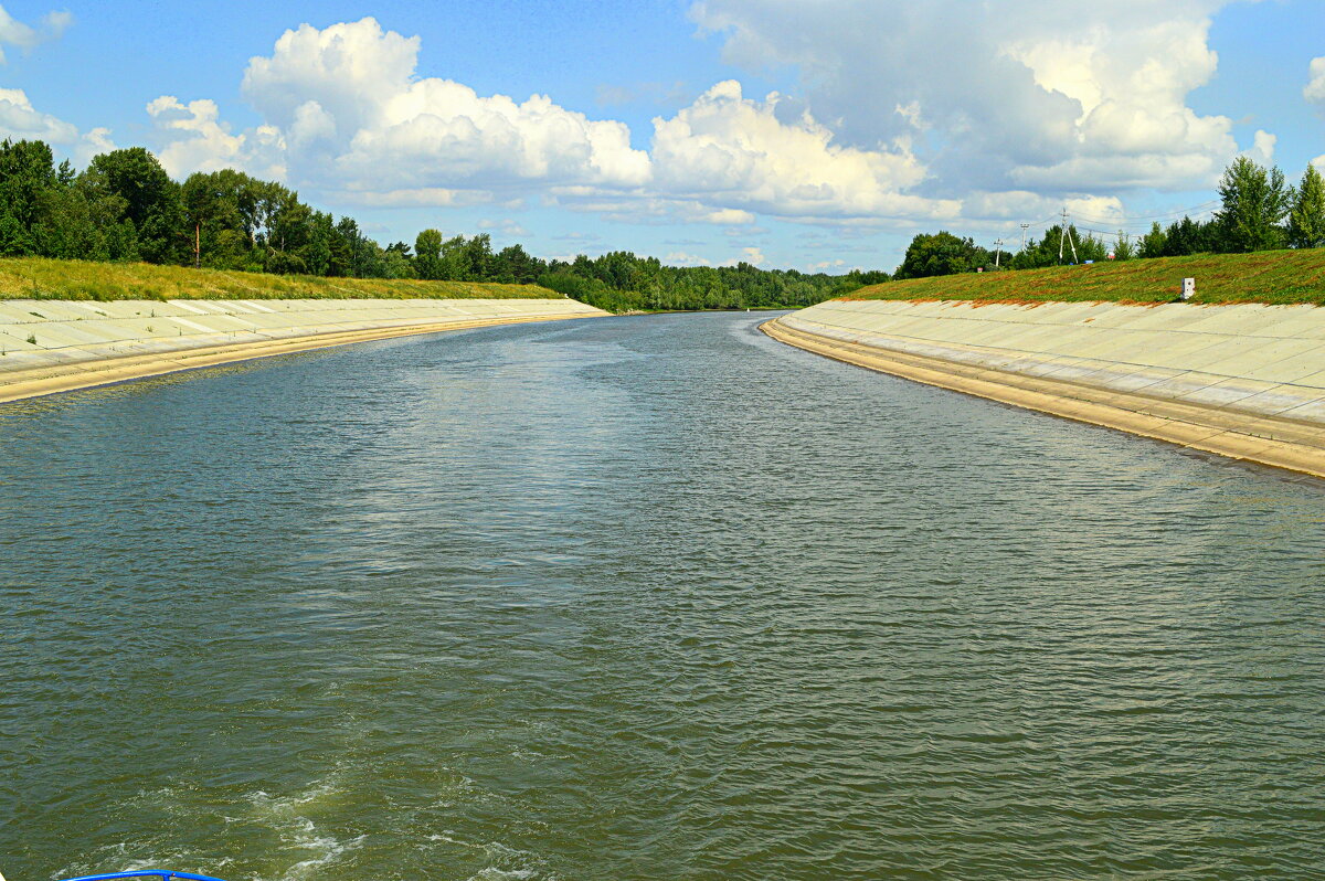 Входим в шлюзы - по Обской протоке - Татьяна Лютаева Входим в шлюзы - по Обской протоке - Татьяна Лютаева
