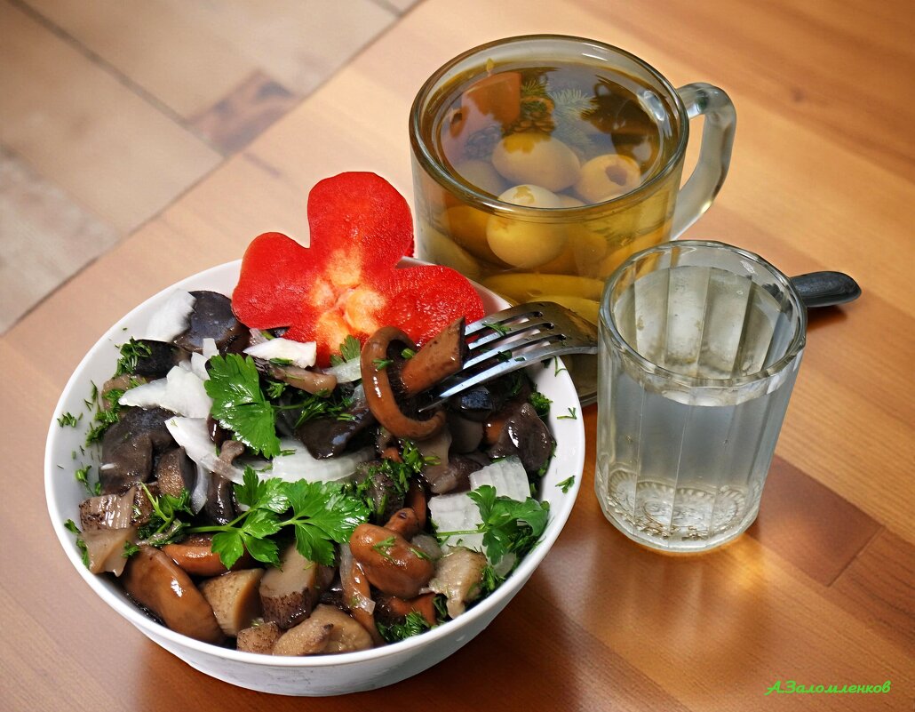 "А наш притончик гонит самогончик.."  :-) - Андрей Заломленков