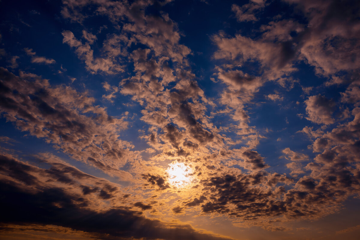 ..солнце в облаках - Pasha Zhidkov ..солнце в облаках - Pasha Zhidkov