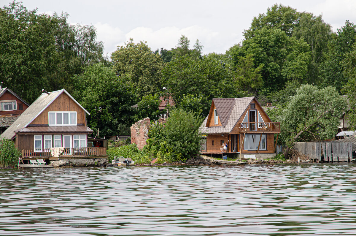 Домик у озера. - Валерий Пославский