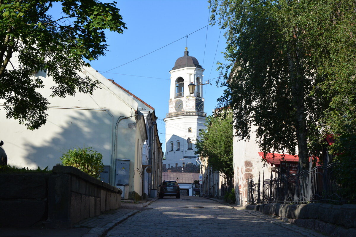 Выборг. Вид на Часовую башню - Николай Выборг. Вид на Часовую башню - Николай