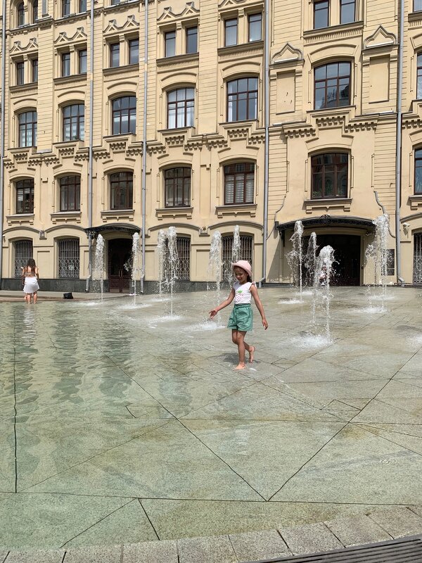 Пешеходный фонтан - Alexandra Sakharova