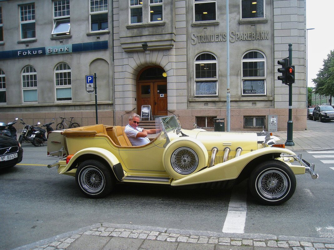Простой норвежский автолюбитель на простом норвежском автомобиле. - unix (Илья Утропов)