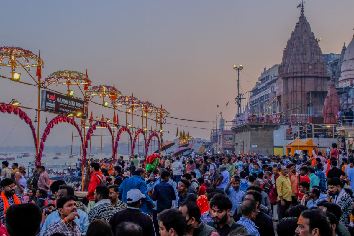Толпа на. набережной г. Варанаси - Георгий А Толпа на. набережной г. Варанаси - Георгий А
