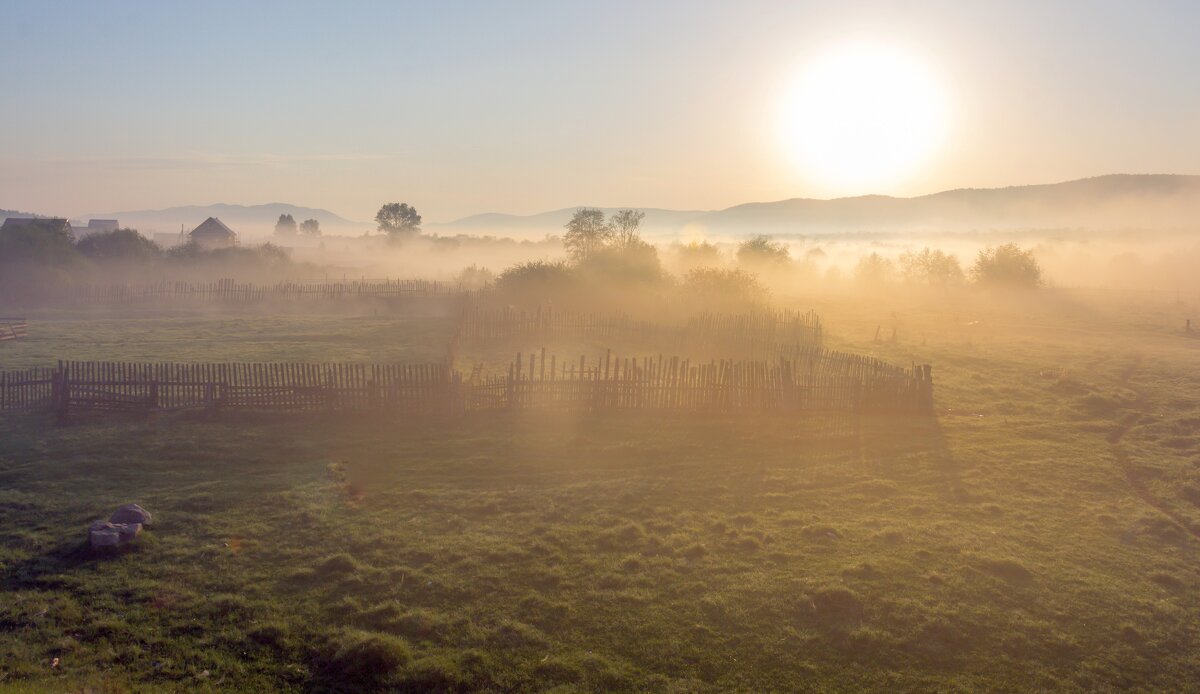 Туманное утро и солнечный рассвет на реке Миасс. - Алексей Трухин Туманное утро и солнечный рассвет на реке Миасс. - Алексей Трухин