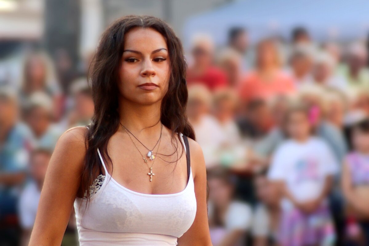 Про девушку - Юрий. Шмаков