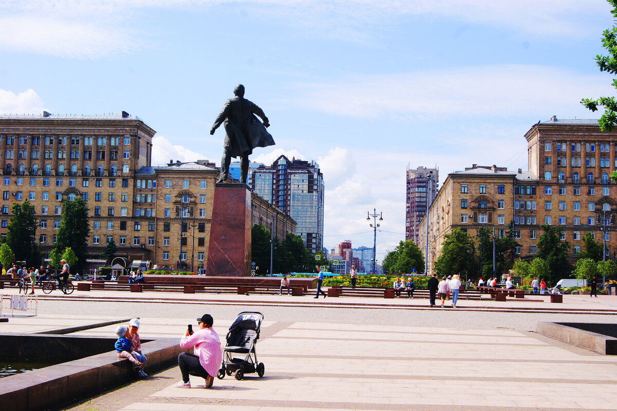 МОСКОВСКАЯ ПЛОЩАДЬ - Виктор Никитенко
