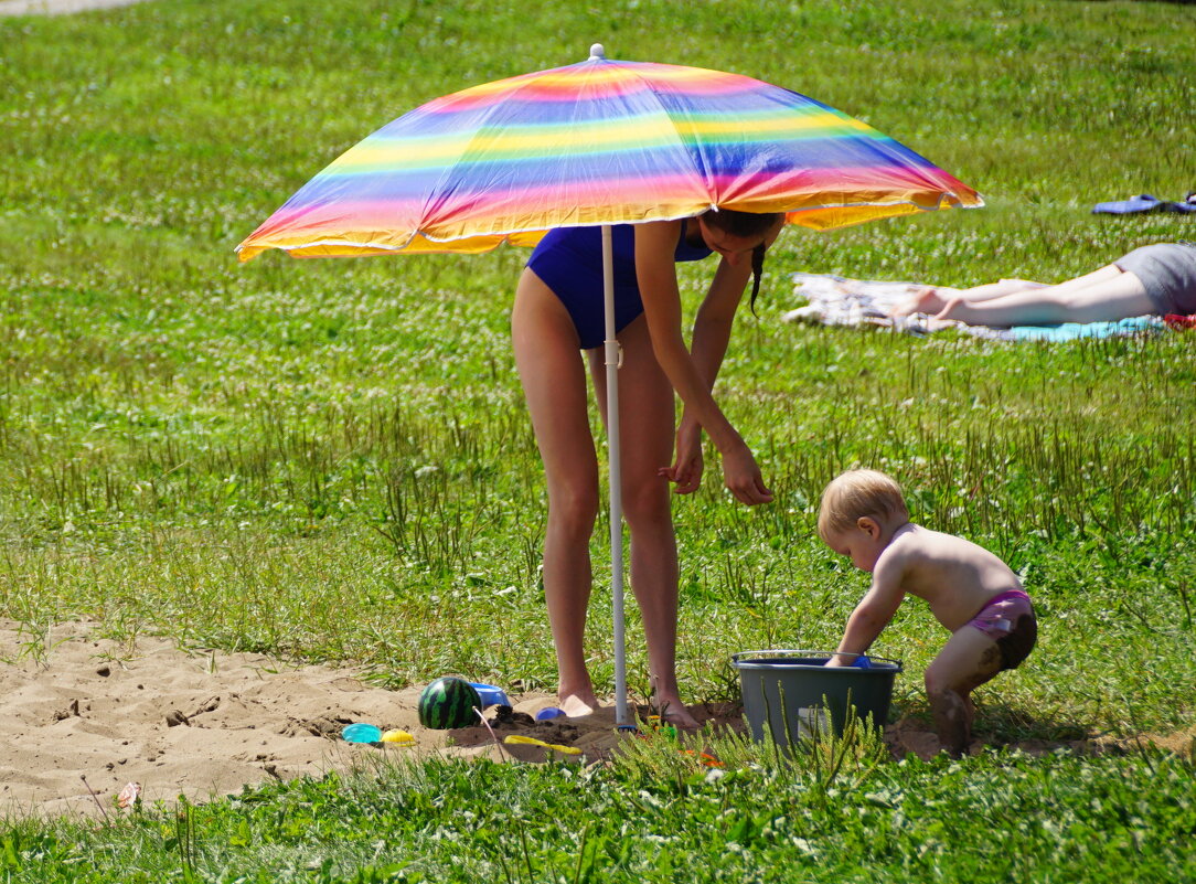 Под зонтом - Наталия Григорьева Под зонтом - Наталия Григорьева