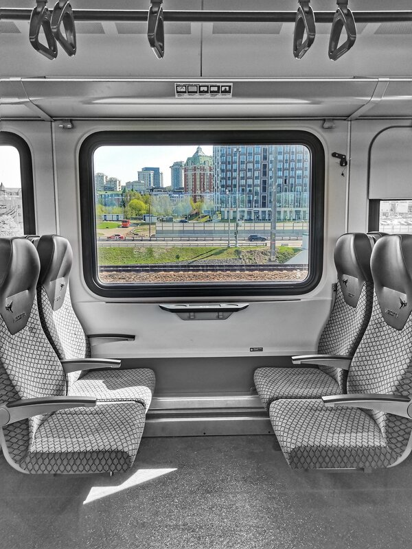 Окно. Электричка. - Любимова Ольга 