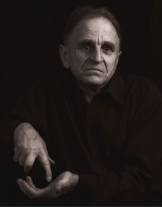 Актер - александр 