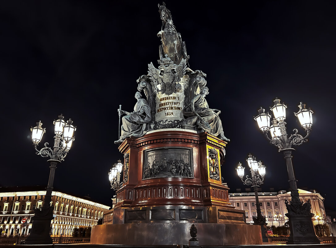 Архитектура истории - Дмитрий Иванов