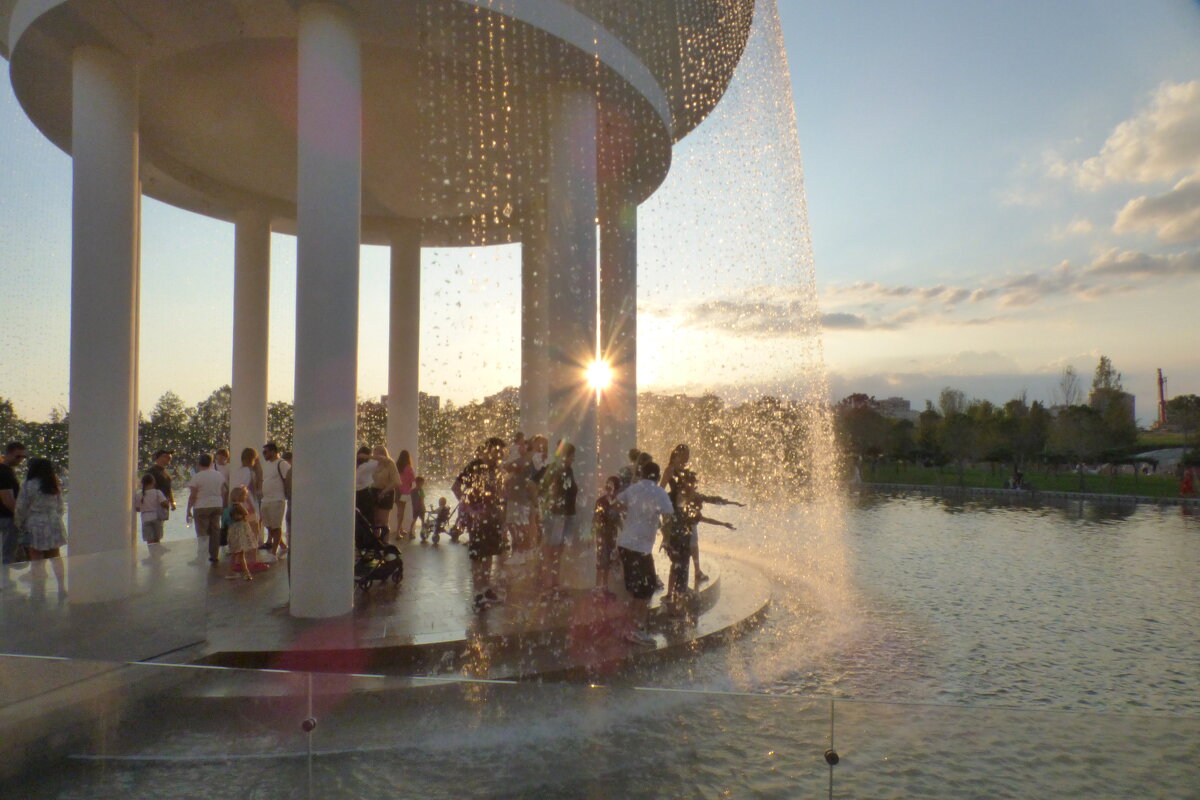 Фонтан Ротонда. Парк облаков. - Alexey YakovLev